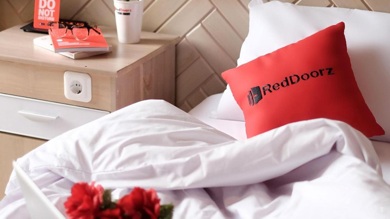 Reddoorz Bamboo Saigon Hotel Su Van Hanh Hô Chi Minh-Ville Extérieur photo